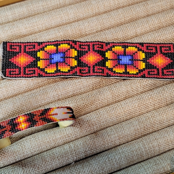 2 Handmade Bracelets Red, Orange, Yellow, Black Glass Seed Bead Jewelry Set - Picture 11 of 11